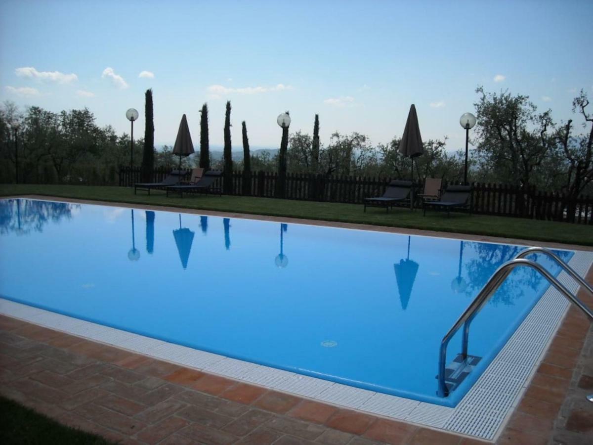 Ampio Appartamento Completamente Rinnovato Con Vista E Piscina Lucca Kültér fotó