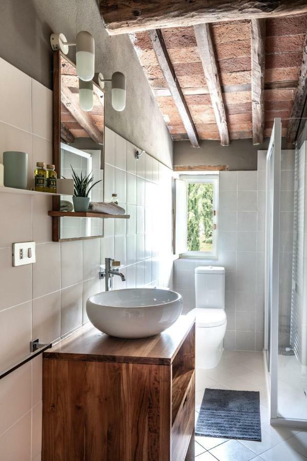 Ampio Appartamento Completamente Rinnovato Con Vista E Piscina Lucca Kültér fotó